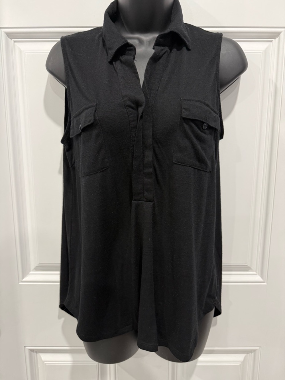 Almost Famous Black Sleeveless Collared Camisole